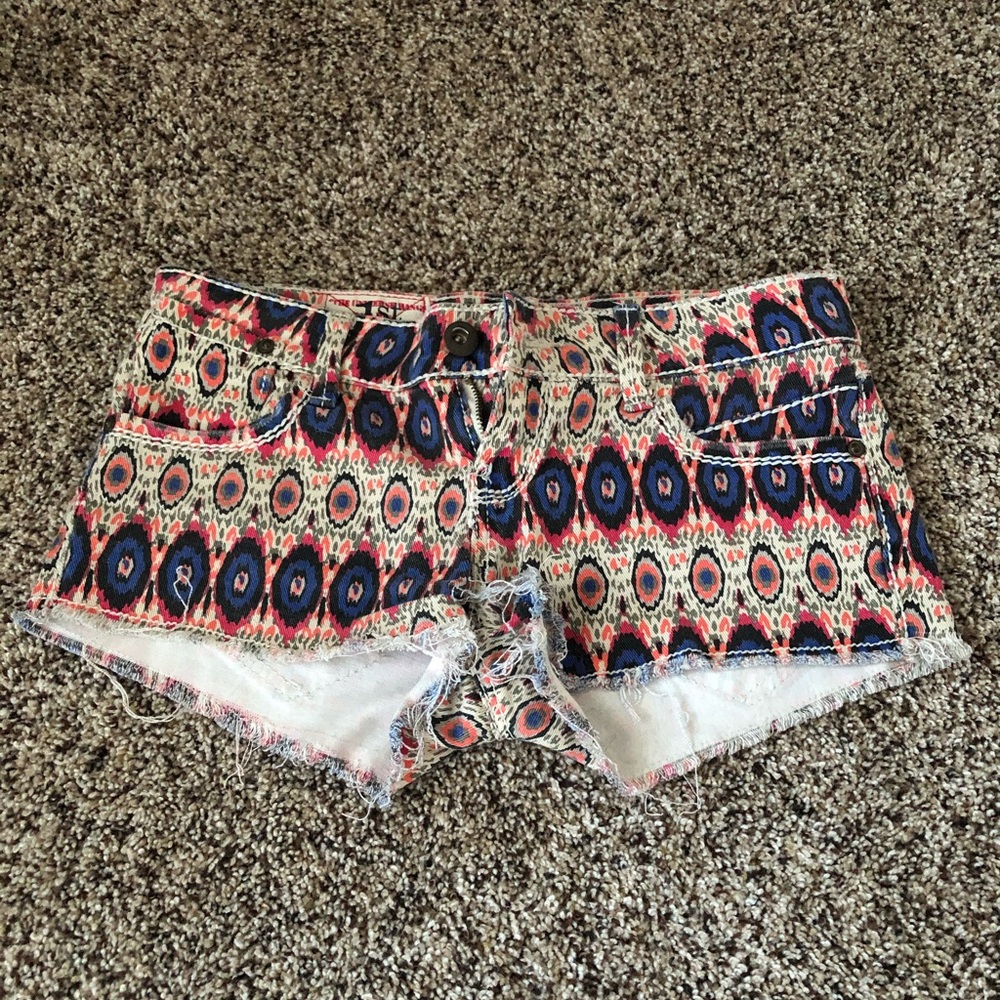 Patterned jean shorts - non denim